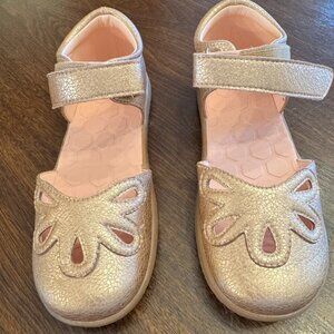 Livie and Luca Size 2Y Big Girl Rose Gold Petal Mary Jane Shoes